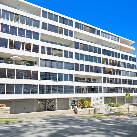 Апартаменты Goodwin Towers - Hosted By Burleigh Letting Голд-Кост Экстерьер фото