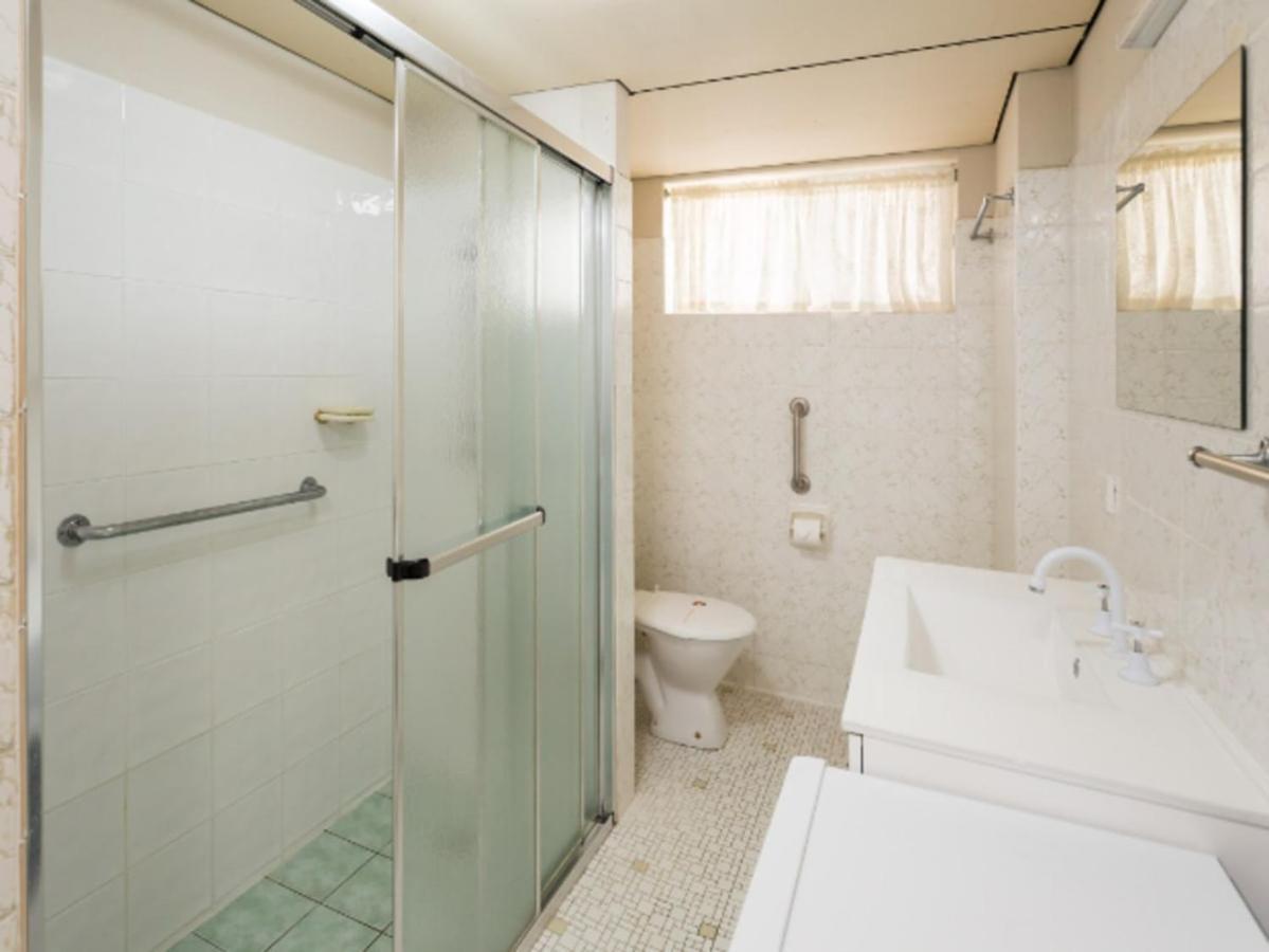 Апартаменты Goodwin Towers - Hosted By Burleigh Letting Голд-Кост Экстерьер фото