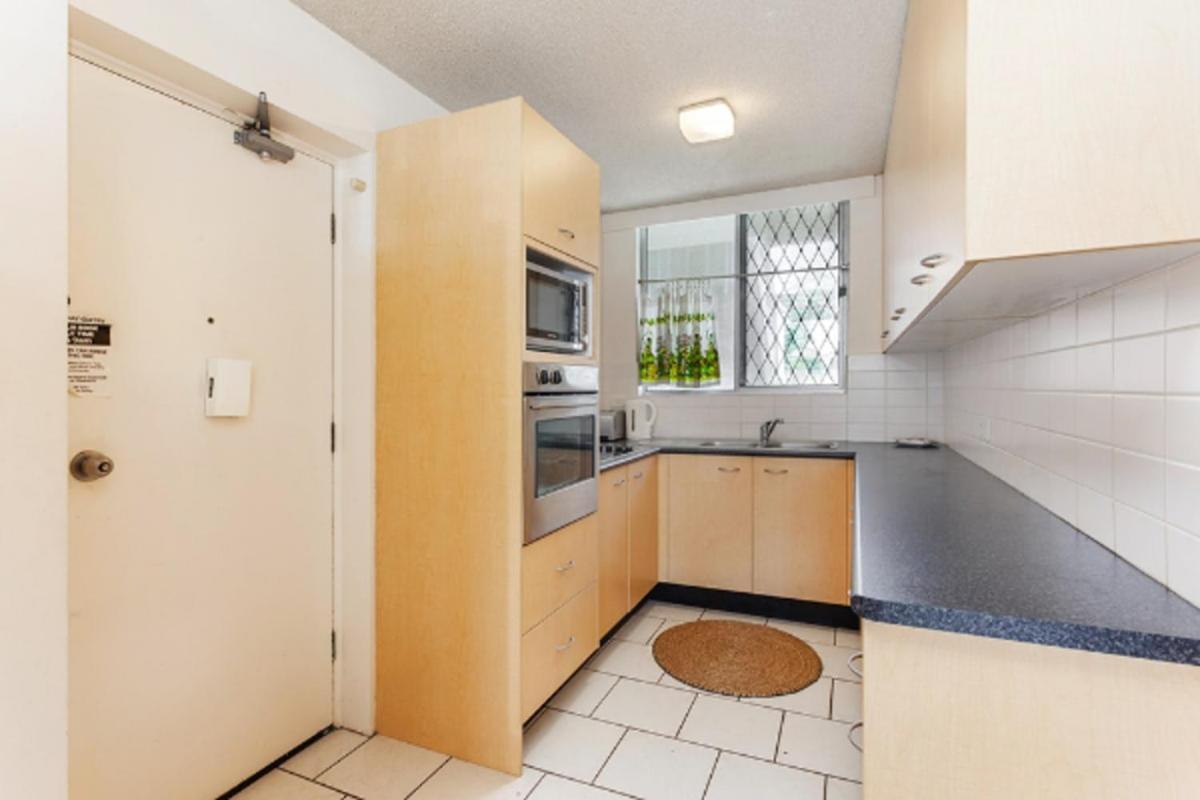 Апартаменты Goodwin Towers - Hosted By Burleigh Letting Голд-Кост Экстерьер фото