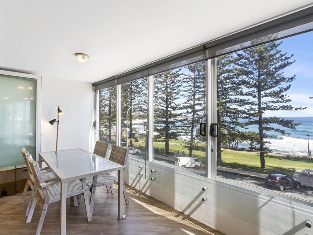 Апартаменты Goodwin Towers - Hosted By Burleigh Letting Голд-Кост Экстерьер фото