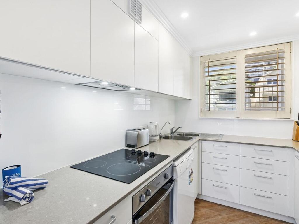 Апартаменты Goodwin Towers - Hosted By Burleigh Letting Голд-Кост Экстерьер фото