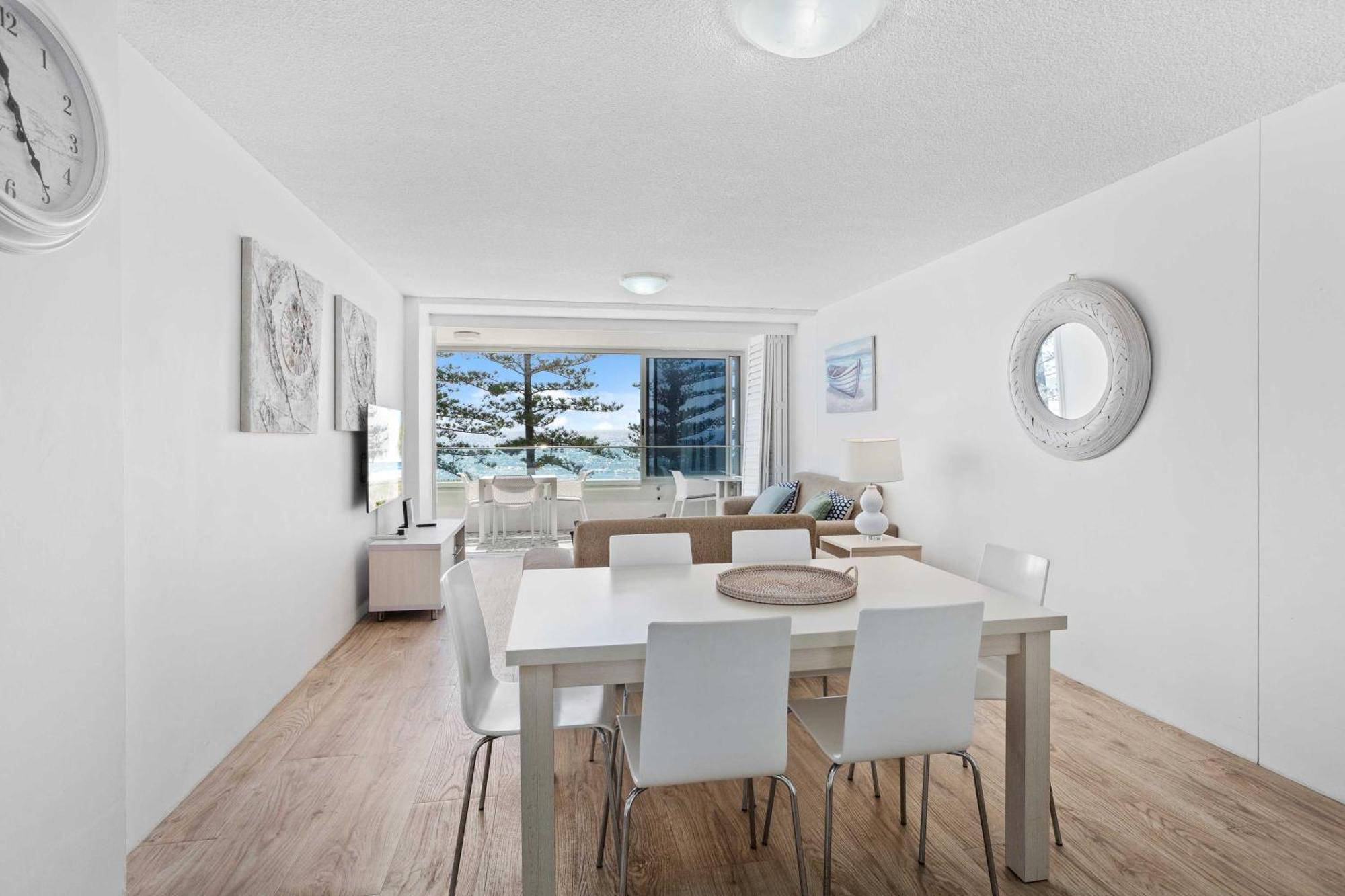 Апартаменты Goodwin Towers - Hosted By Burleigh Letting Голд-Кост Экстерьер фото